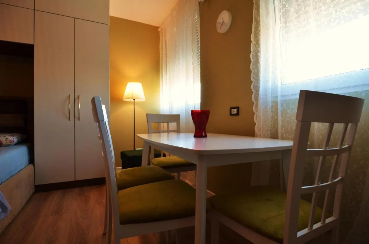 Studio Silva 2 Tirana Lägenhet